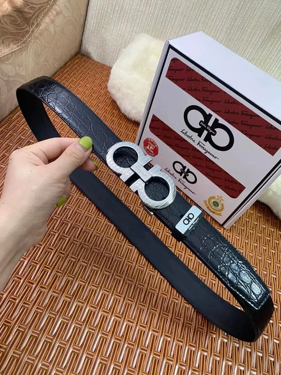 Salvatore Ferragamo Gancini Belt Black Leather Accessory — product photo on Sugargoo Spreadsheet