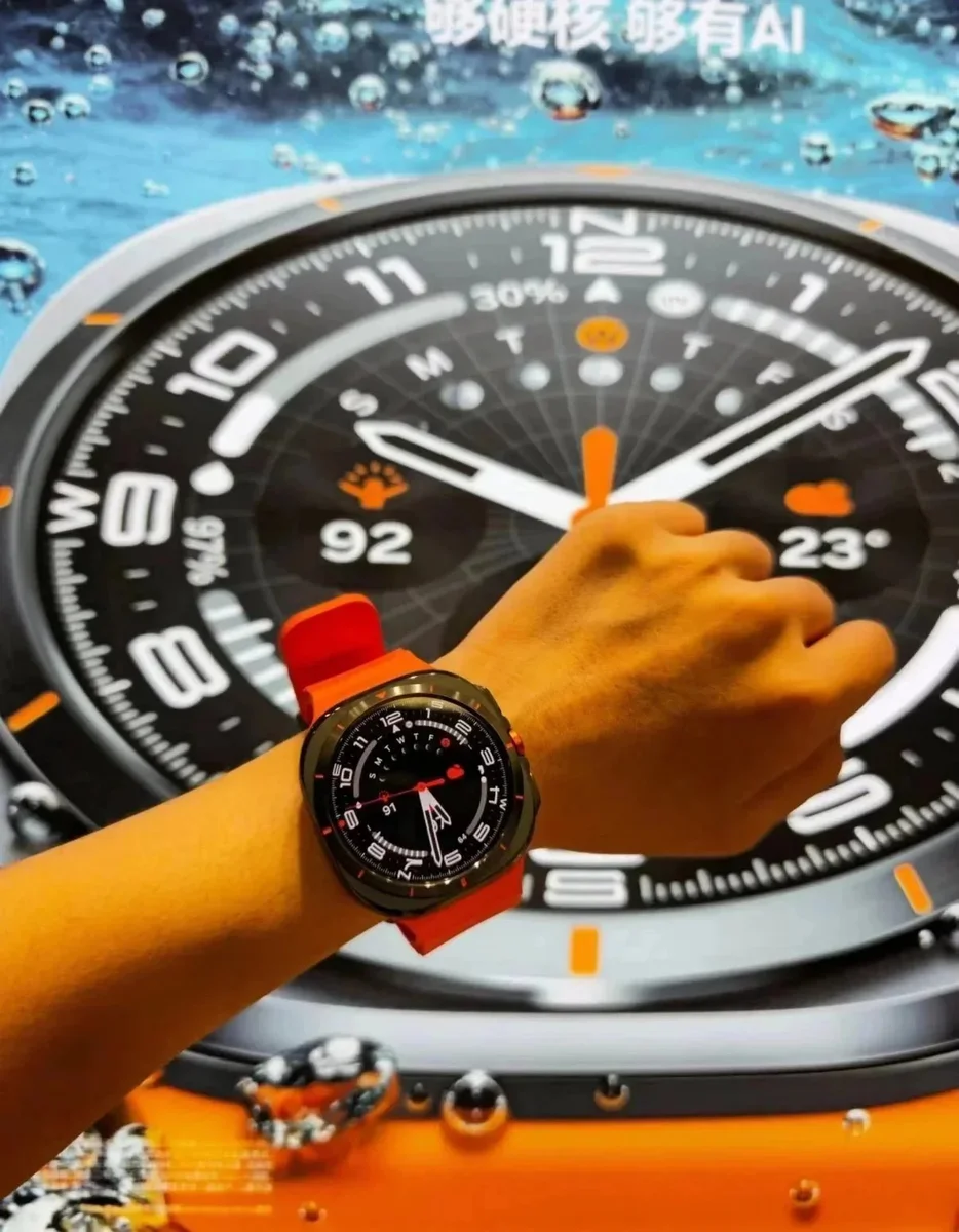 Smartwatch with Orange Strap — product photo on Sugargoo Spreadsheet