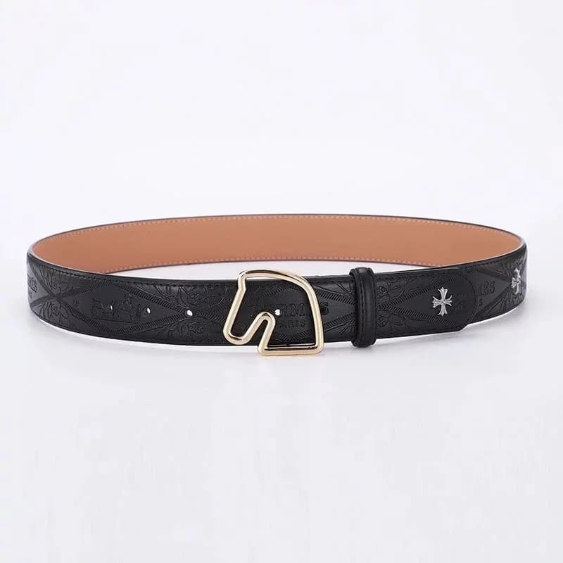 Hermès Black Leather Belt with Horse Buckle — product photo on Sugargoo Spreadsheet