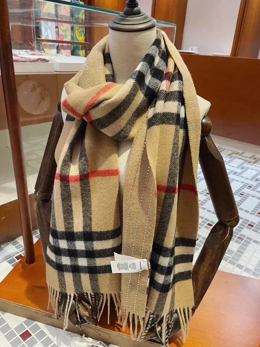 Burberry Vintage Check Crystal Trim Scarf — product photo on Sugargoo Spreadsheet