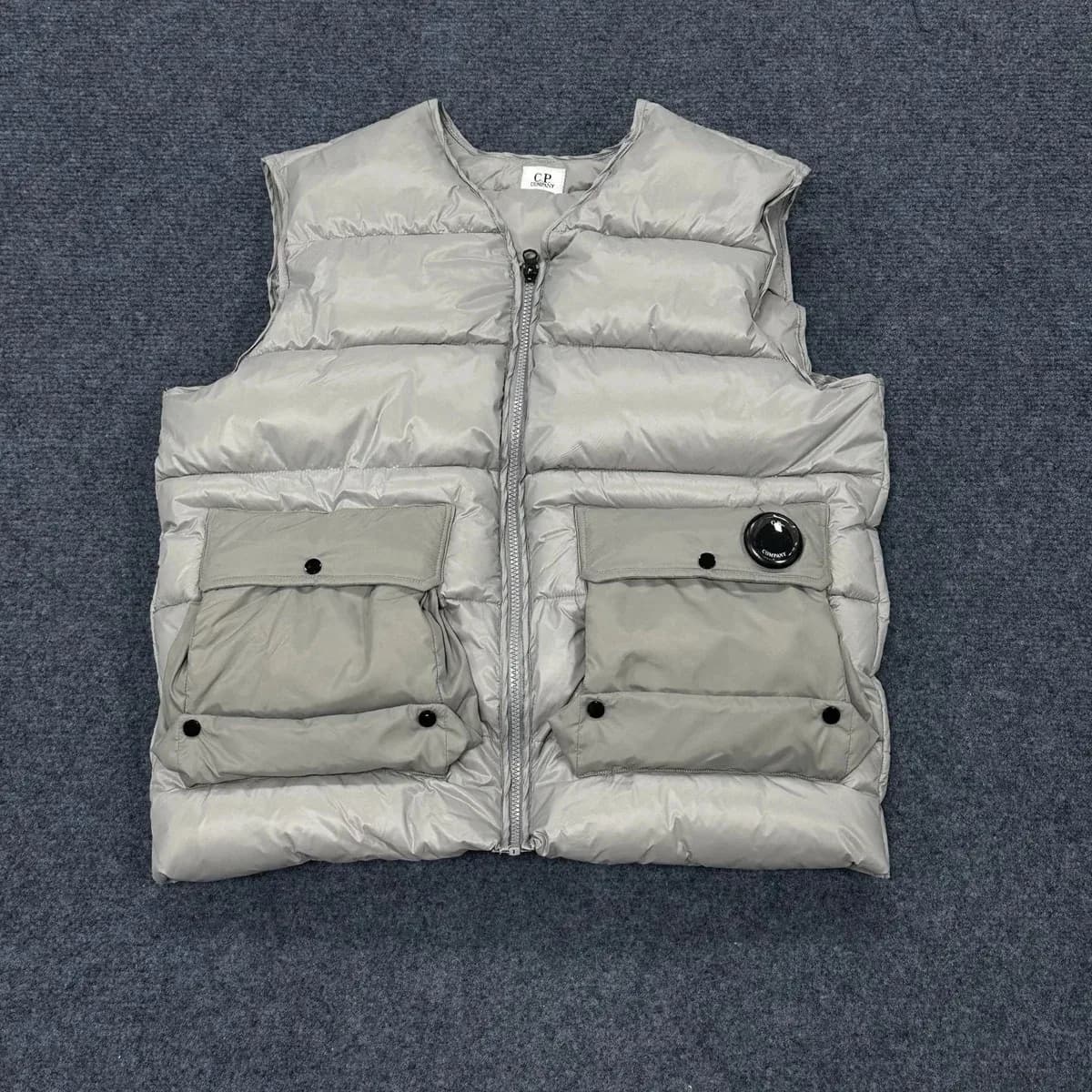 CP Company Goggle Light Grey Puffer Vest — product photo on Sugargoo Spreadsheet