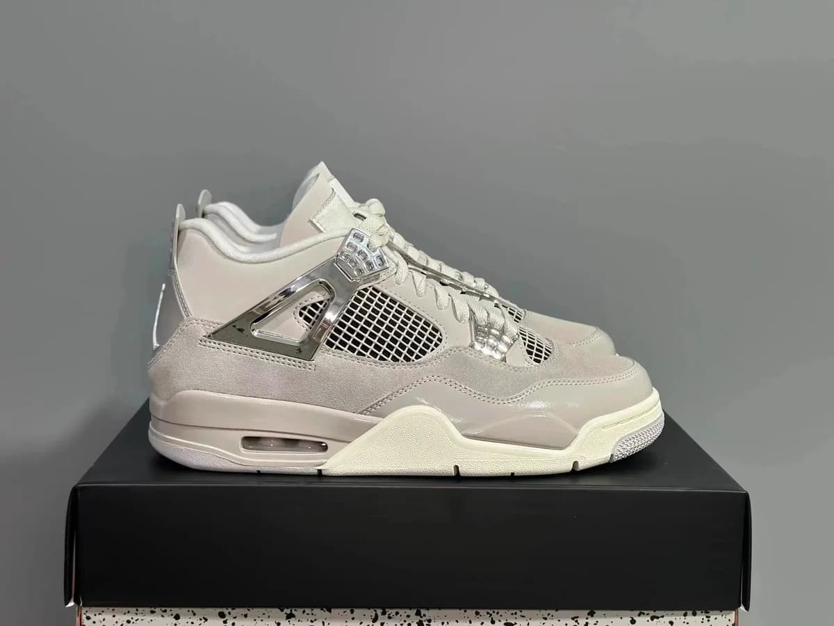 Nike Air Jordan 4 'Metallic Silver' Sneakers — QC product photo on Sugargoo Spreadsheet