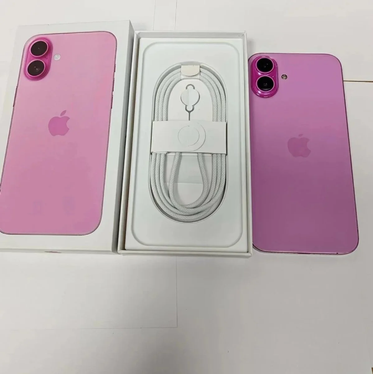 Apple iPhone (Pink) Smartphone — product photo on Sugargoo Spreadsheet