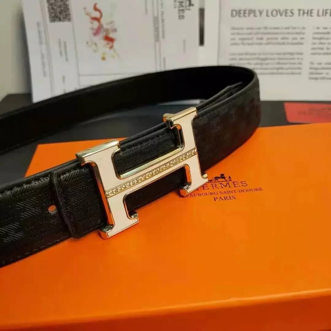 Hermès Black Leather Belt with H Buckle — product photo on Sugargoo Spreadsheet