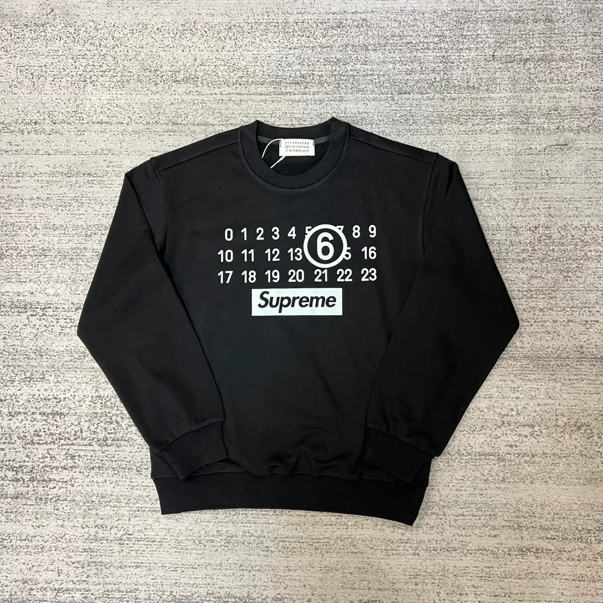 Supreme Box Logo Black T-Shirt — product photo on Sugargoo Spreadsheet