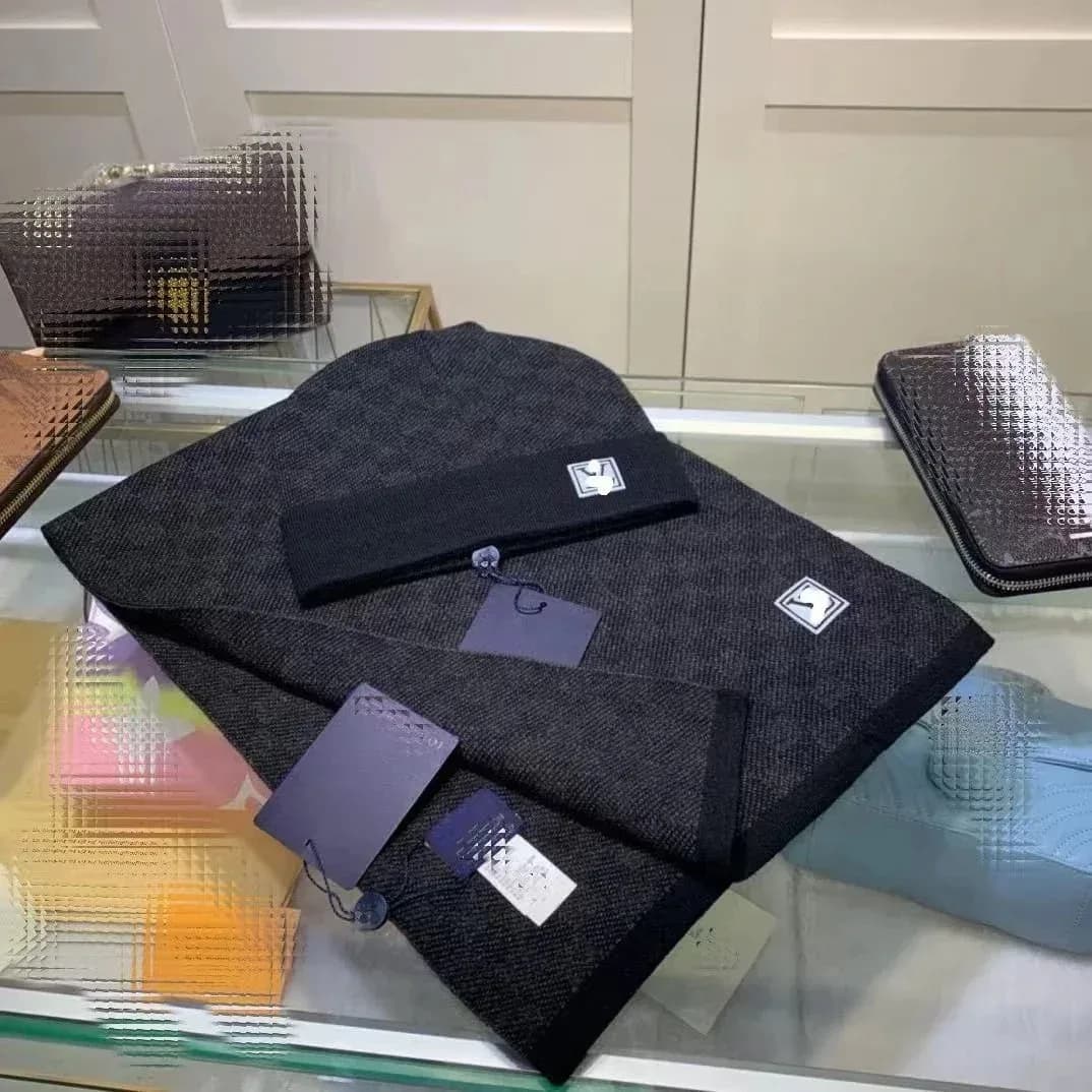 Black Checkered Scarf & Beanie Set Top Quality — product photo on Sugargoo Spreadsheet