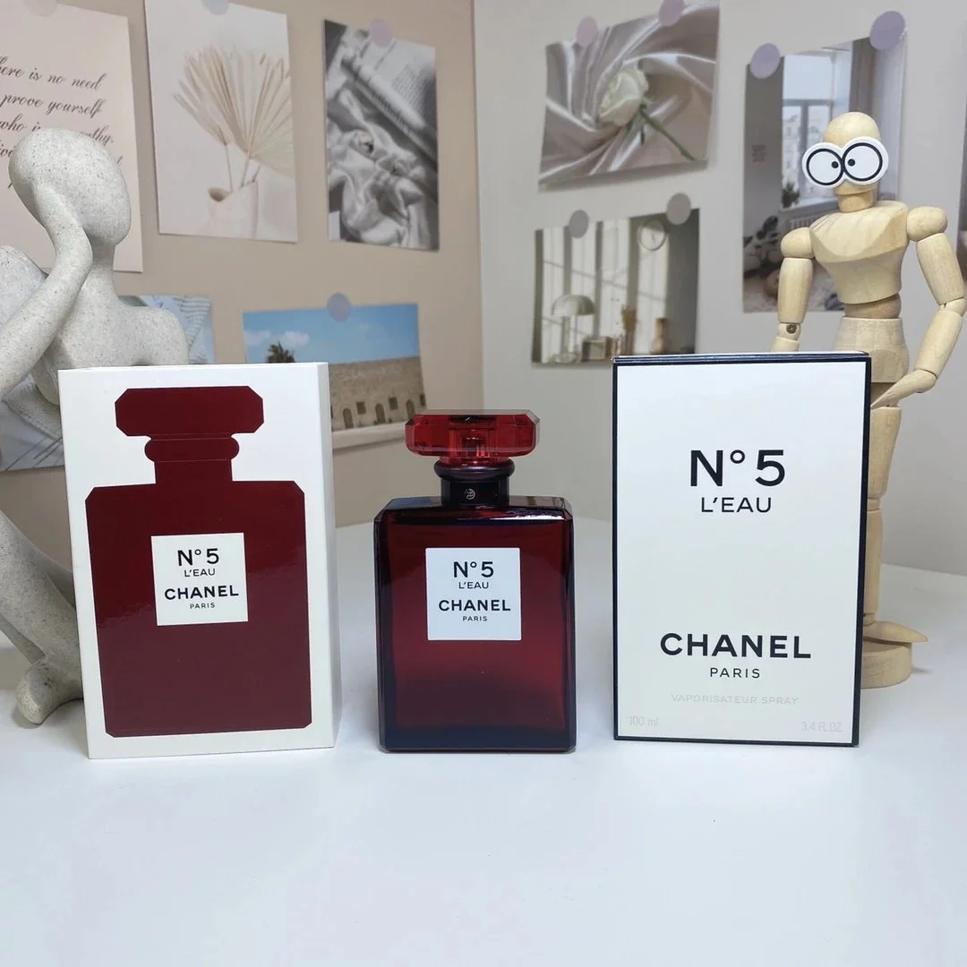 Chanel N°5 L'Eau淡香红五号之水圣诞限量版100ml Perfume — product photo on Sugargoo Spreadsheet