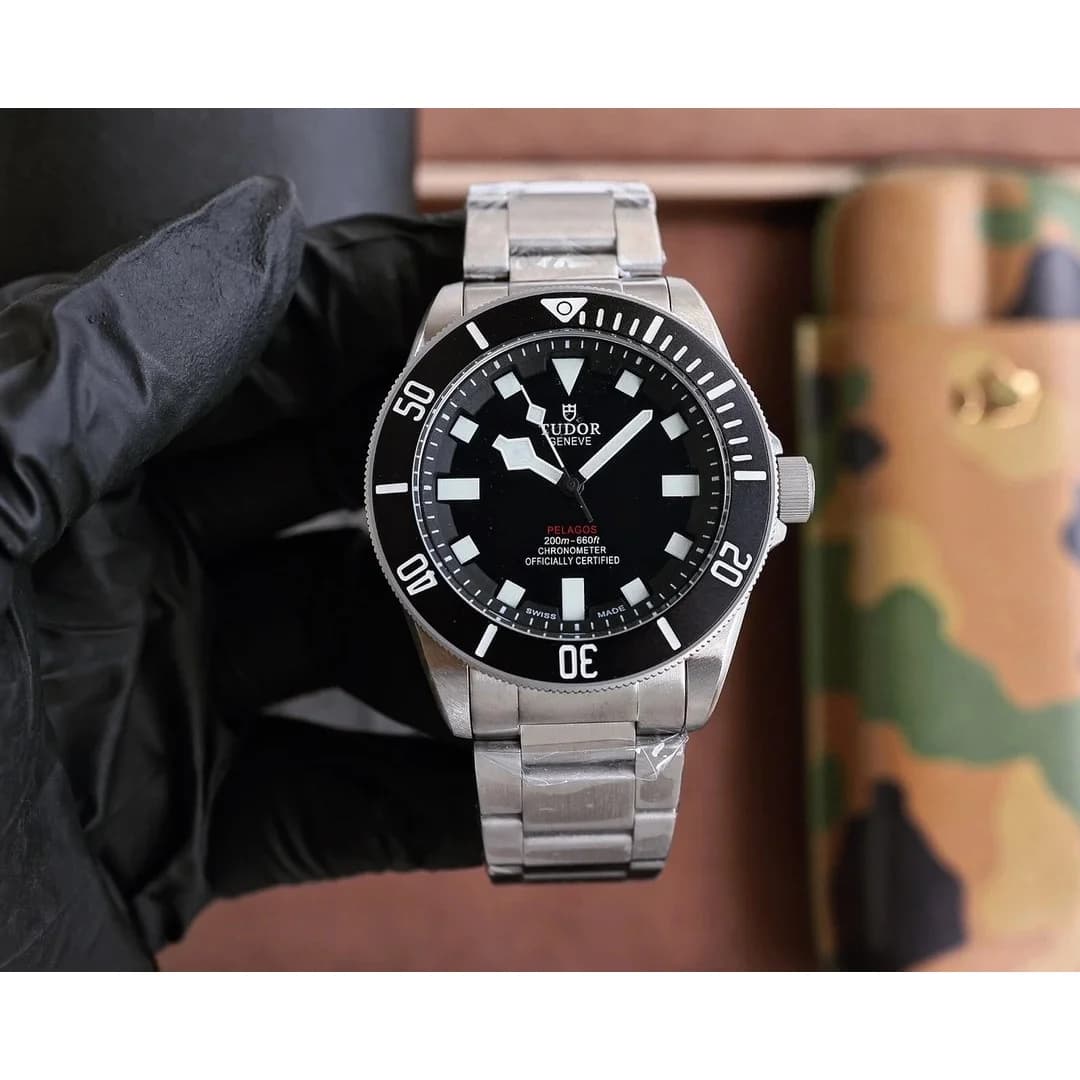 Tudor Black Bay P01 Silver Case Black Dial Steel Band Watch — product photo on Sugargoo Spreadsheet