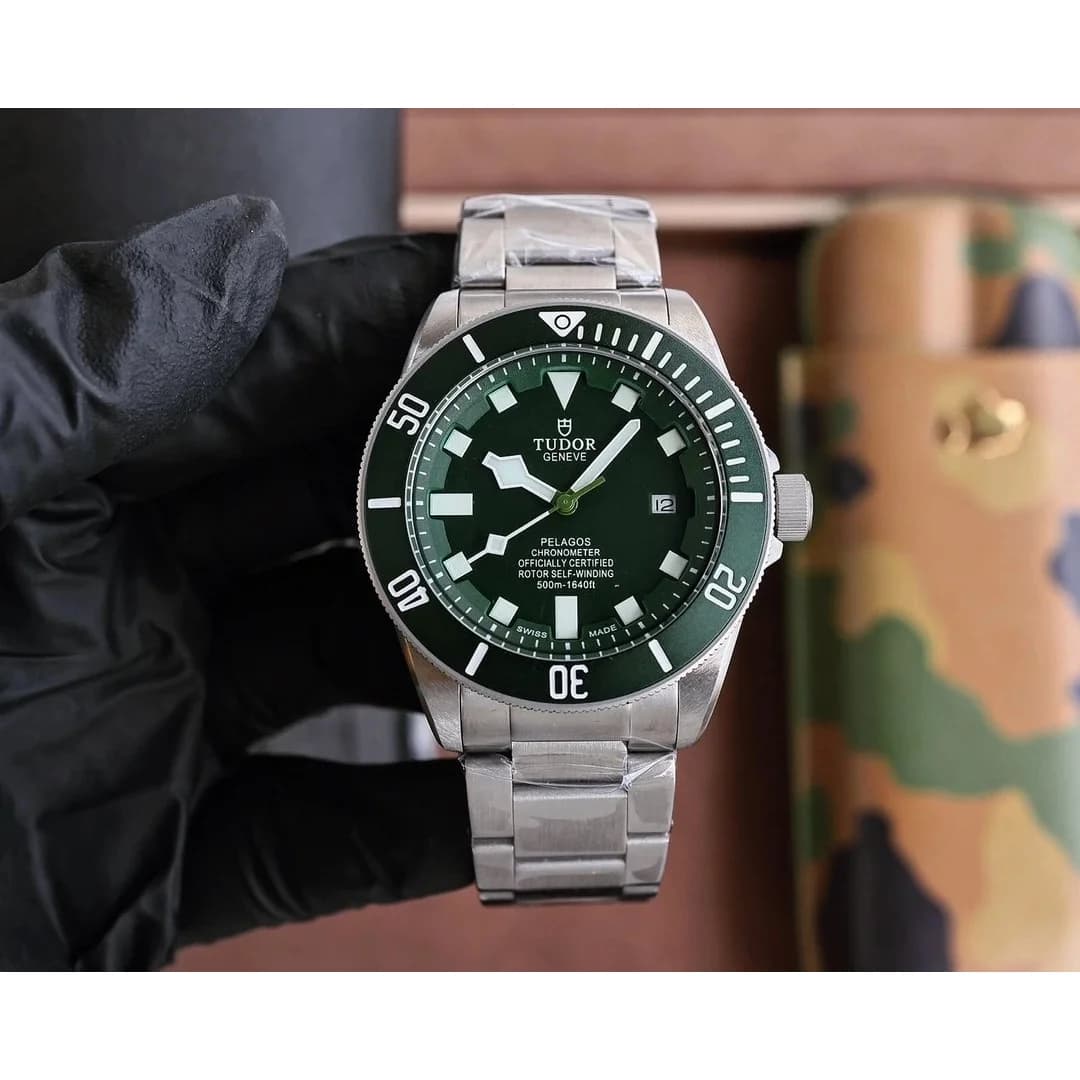 Tudor Pelagos Silver Case Green Dial Steel Watch — product photo on Sugargoo Spreadsheet