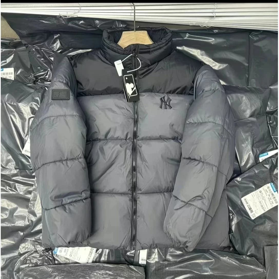 MLB Grey New York Yankees Puffer Jacket — product photo on Sugargoo Spreadsheet