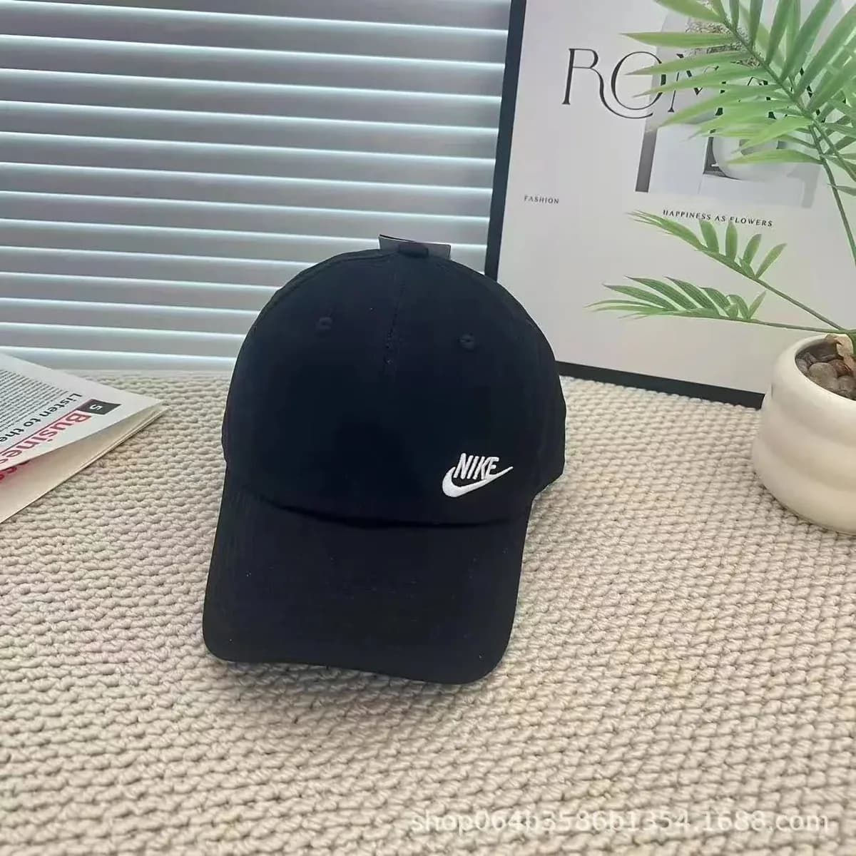 Nike Classic Black Baseball Cap — product photo on Sugargoo Spreadsheet