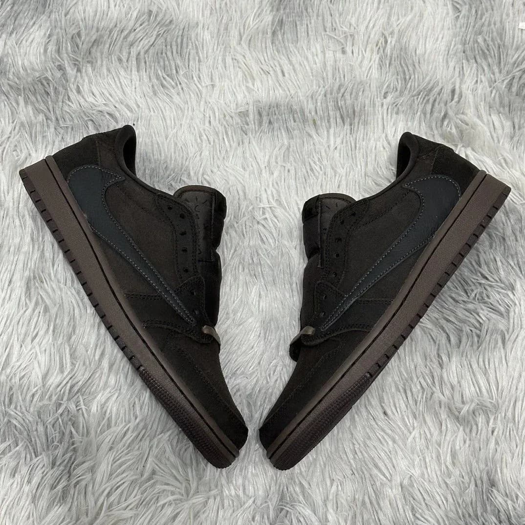 Travis Scott Air Jordan 1 Low Retail Leather Velet Brown 9.0 Sneakers — product photo on Sugargoo Spreadsheet