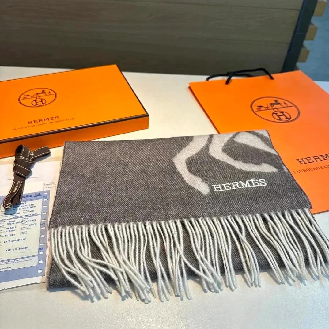 Hermès Grey & White Fringed Scarf — product photo on Sugargoo Spreadsheet