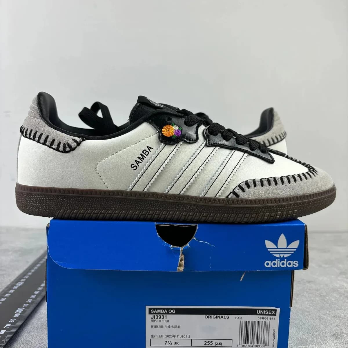 Adidas Samba OG White/Black Sneakers — product photo on Sugargoo Spreadsheet