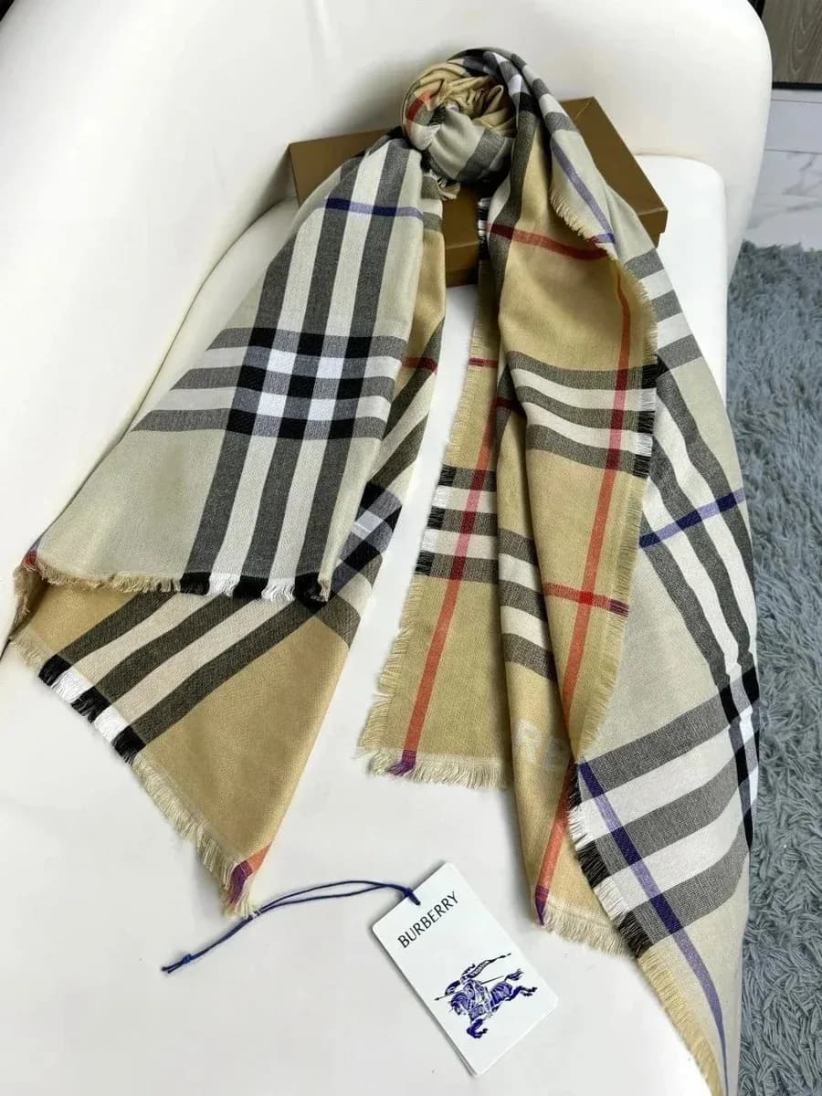 Burberry Classic Check Scarf in Beige & Black — product photo on Sugargoo Spreadsheet