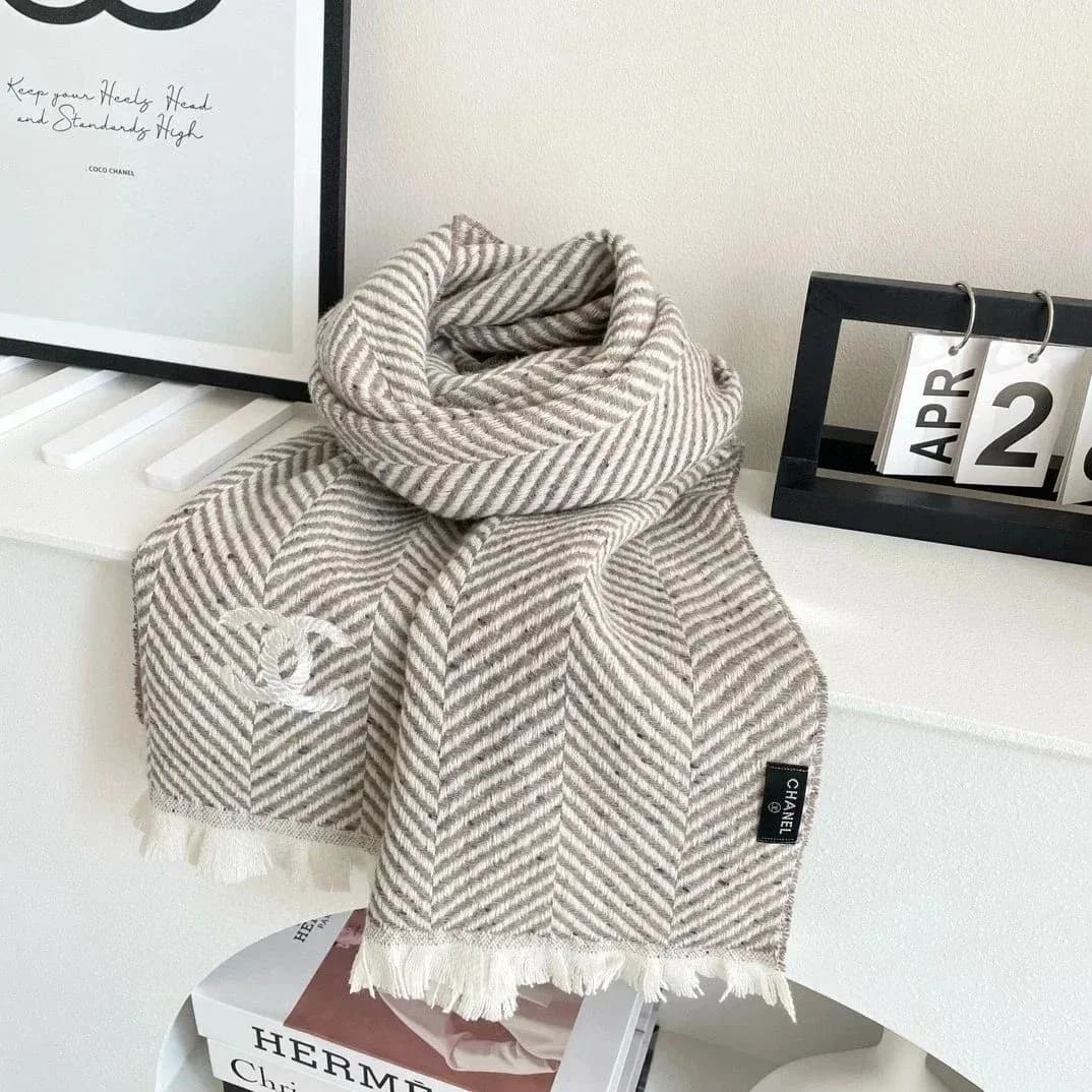 Chanel Herringbone Scarf Beige & White — product photo on Sugargoo Spreadsheet