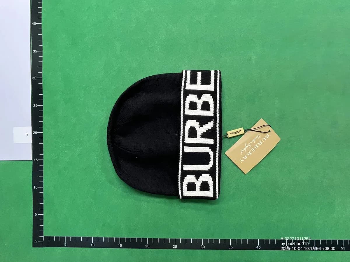 Burberry Black Logo Beanie Hat — QC product photo on Sugargoo Spreadsheet