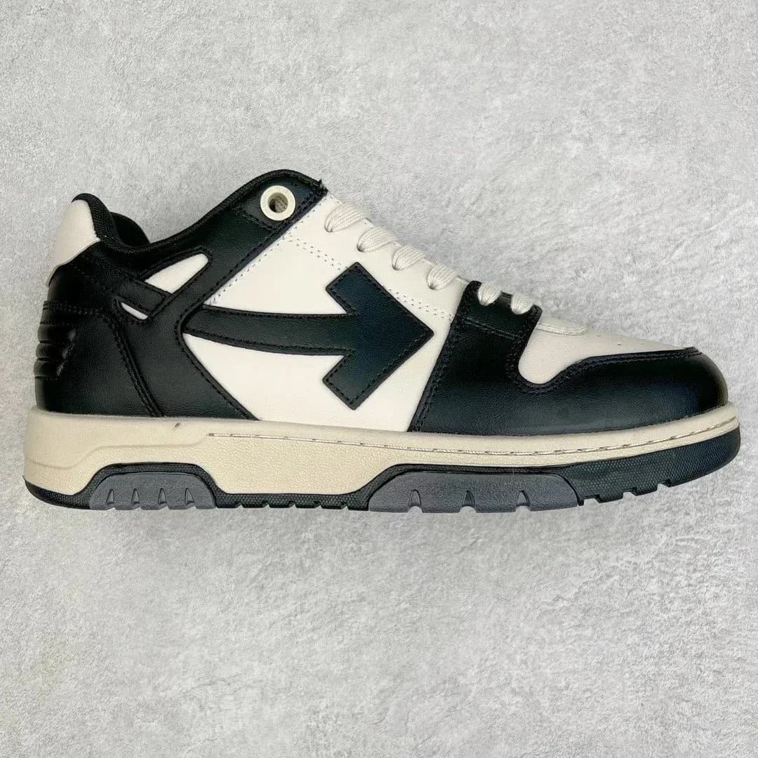 A Bathing Ape BAPE STA Black & White Sneakers — product photo on Sugargoo Spreadsheet