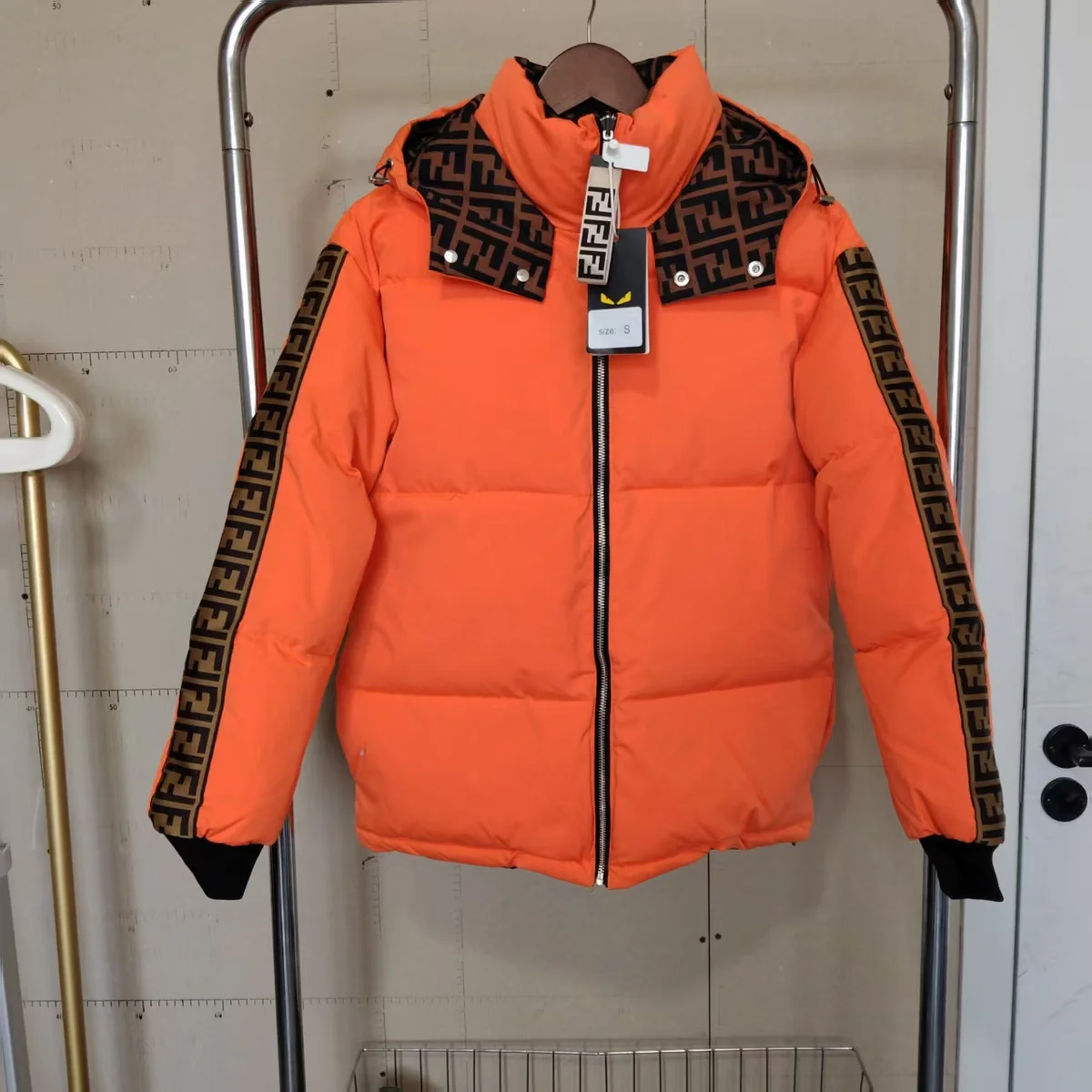 Fendi FF Logo Orange Puffer Jacket — product photo on Sugargoo Spreadsheet
