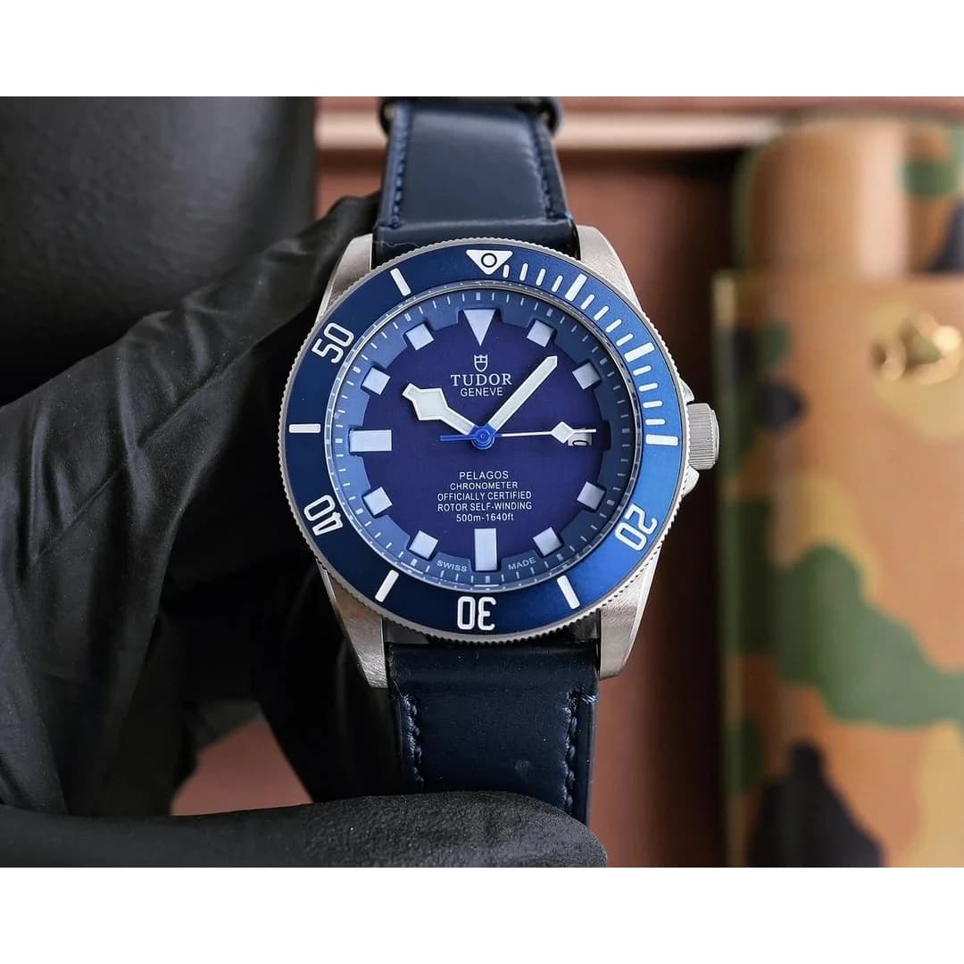 Tudor Pelagos Blue Dial Silver Case Watch — product photo on Sugargoo Spreadsheet